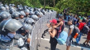 “Caravana es agresivamente detenida por la Guardia Nacional en Tapachula”