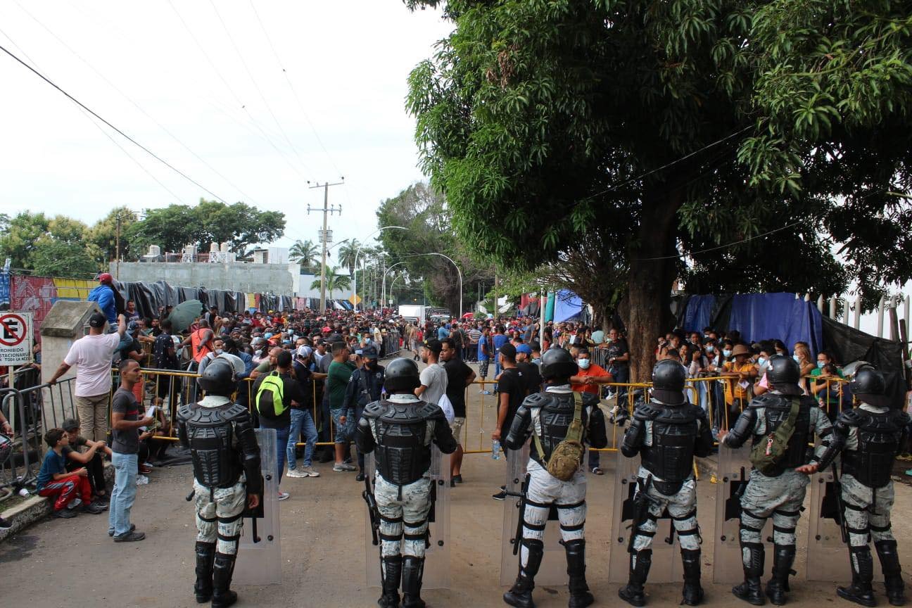 “Collapse and Chaos at the immigration station at the southern gate of Tapachula”.