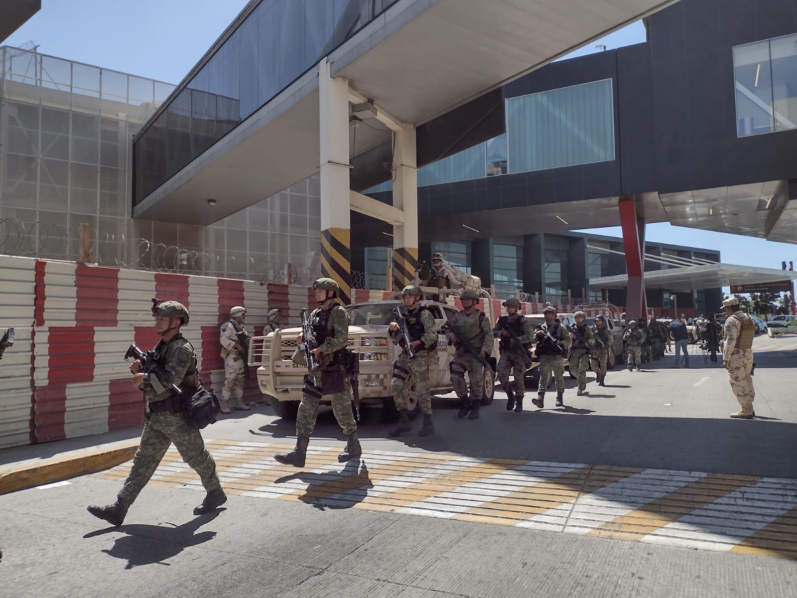 More than 300 elements of the military arrive in Tijuana