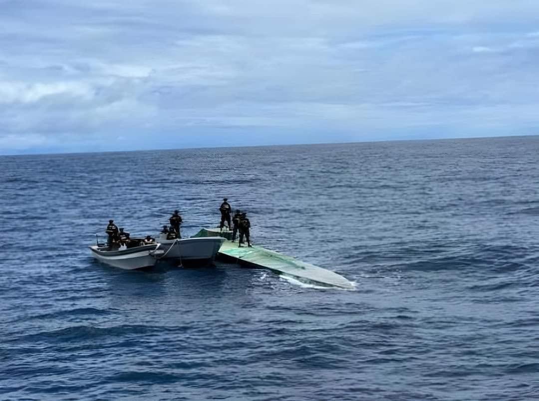 Submarino con mas de 2 toneladas de Cocaina es detenido en las costas de El Salvador