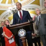 Republicanos eligen a John Thune como su nuevo líder en el Senado