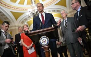 Republicanos eligen a John Thune como su nuevo líder en el Senado