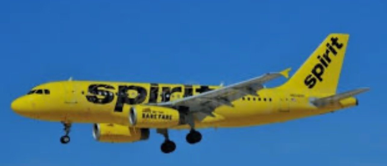 Aerolínea Spirit Airlines  no permite abordar a personas con tatuajes ofensivos y ropa inapropiada