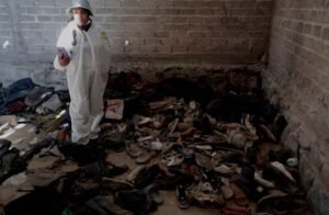 Encuentran crematorio clandestino en  Jalisco-México: más de 400 zapatos, cartas de despedida y aterradores hallazgos