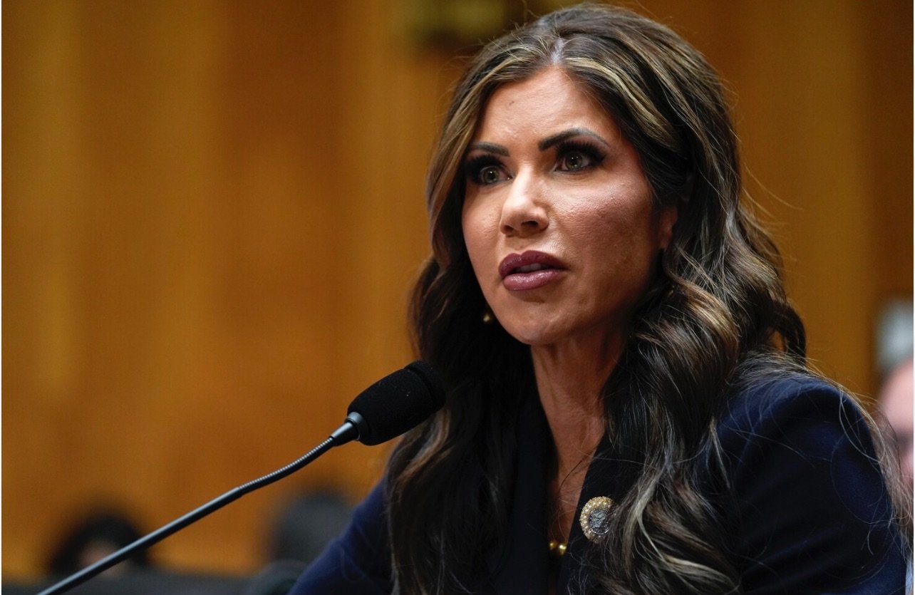 La Secretaria de Seguridad Nacional Kristi Noem de EEUU planea visitar el CECOT esta semana