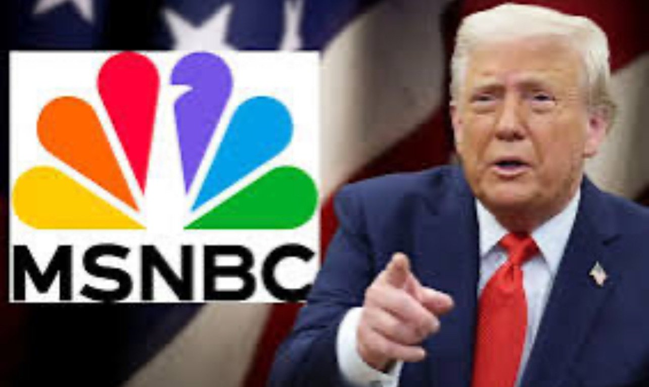 Donald Trump, ha vuelto a arremeter contra los medios de su país, esta vez contra MSNBC, a la que nombra como la “cadena de las noticias falsas”