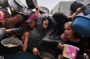 Israel intensifica ataques sobre Gaza pese a emergencia humanitaria