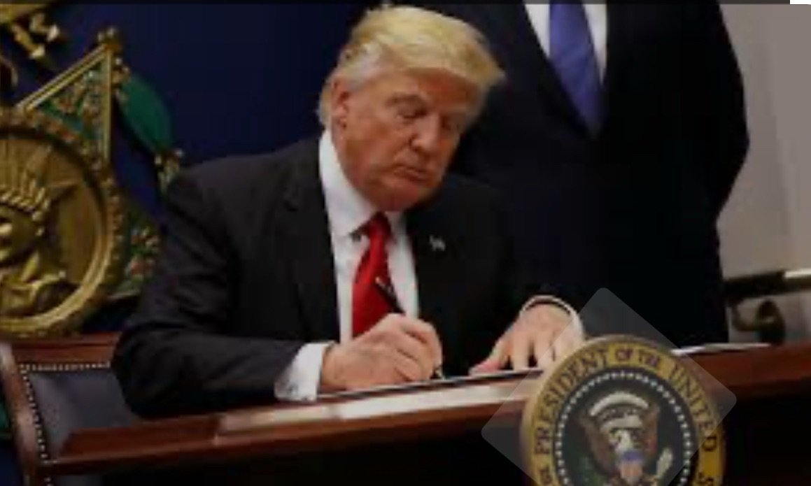Trump prohíbe entrada a EE.UU. a ciudadanos de doce países