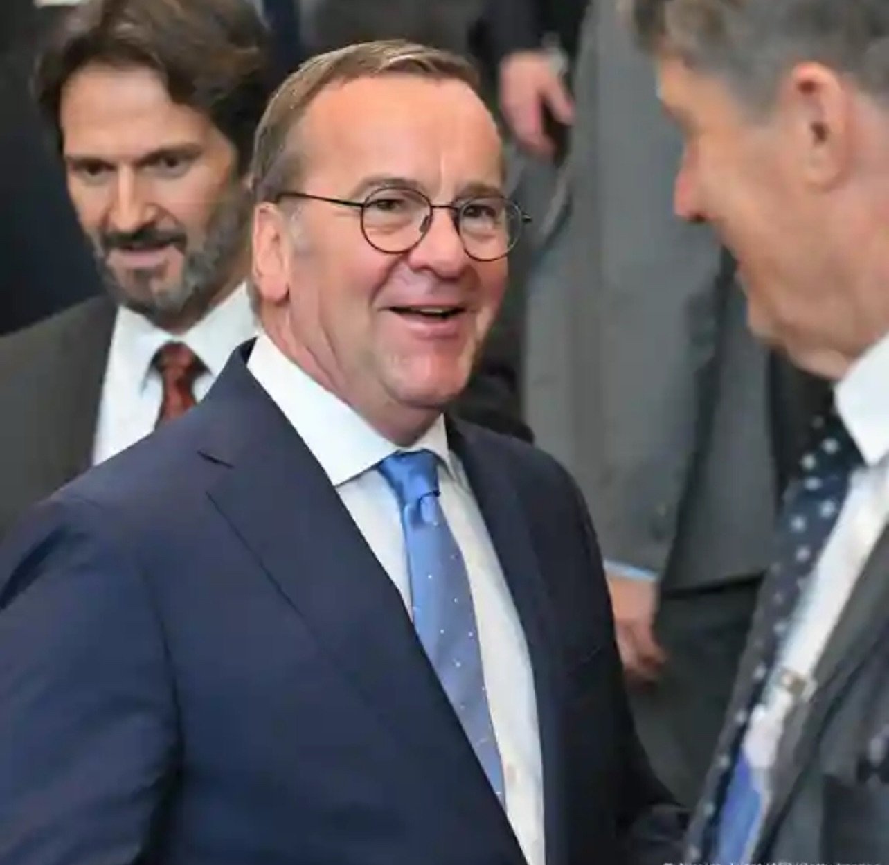 Alemania cree que necesitará entre 50 y 60 mil soldados más