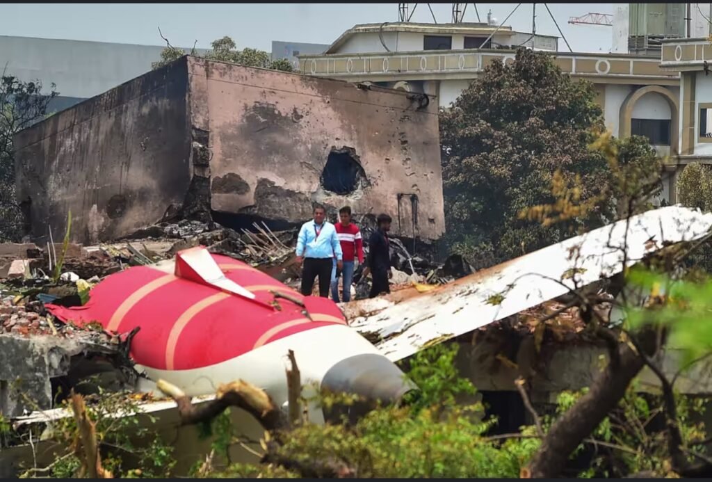 Israel afirma que destruyó la “sede de la seguridad interior” de Irán