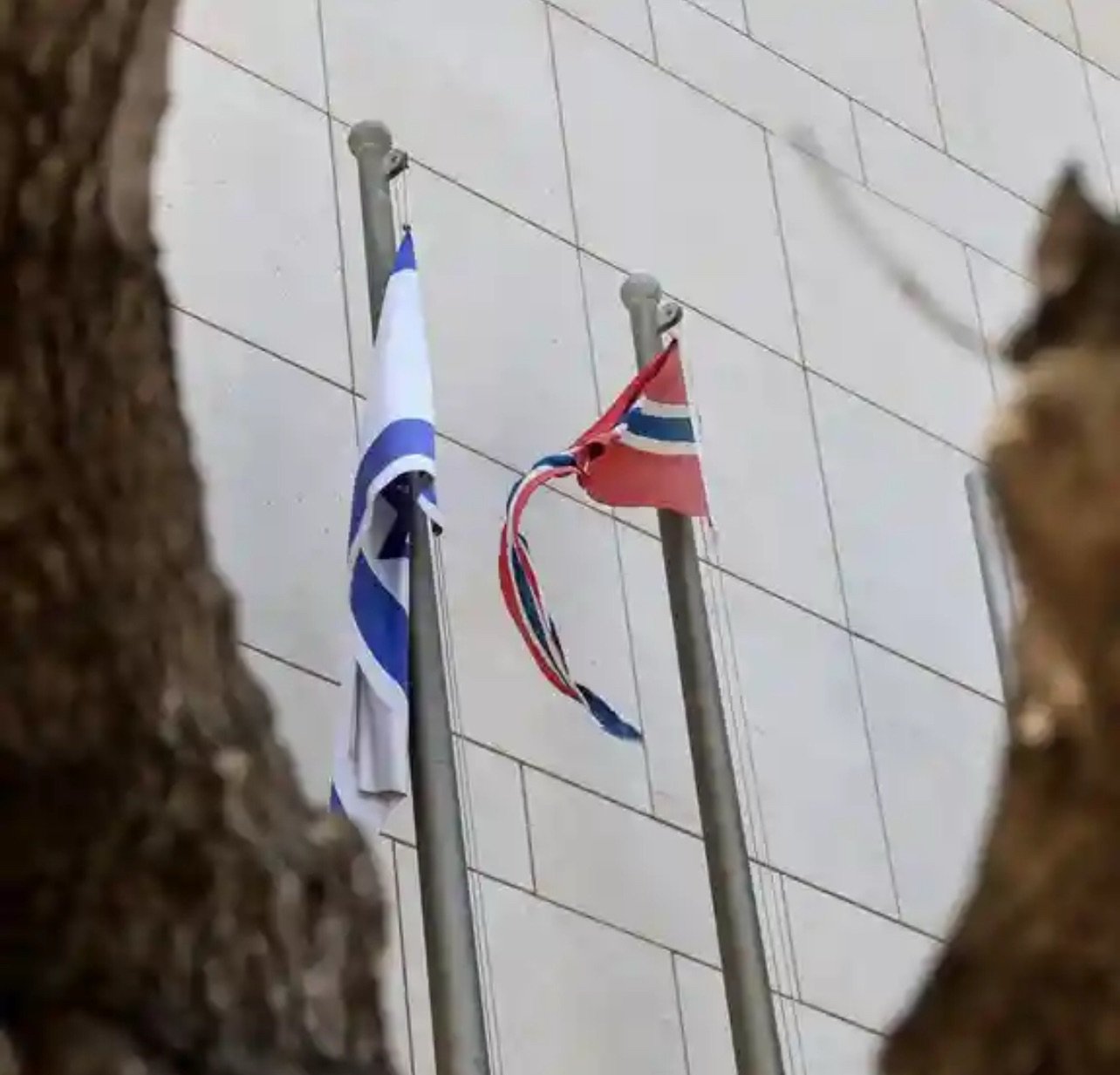 Explota granada en casa del embajador de Noruega en Israel