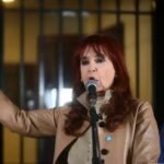 Milei rechaza indultar a Kirchner y crece debate del balcón