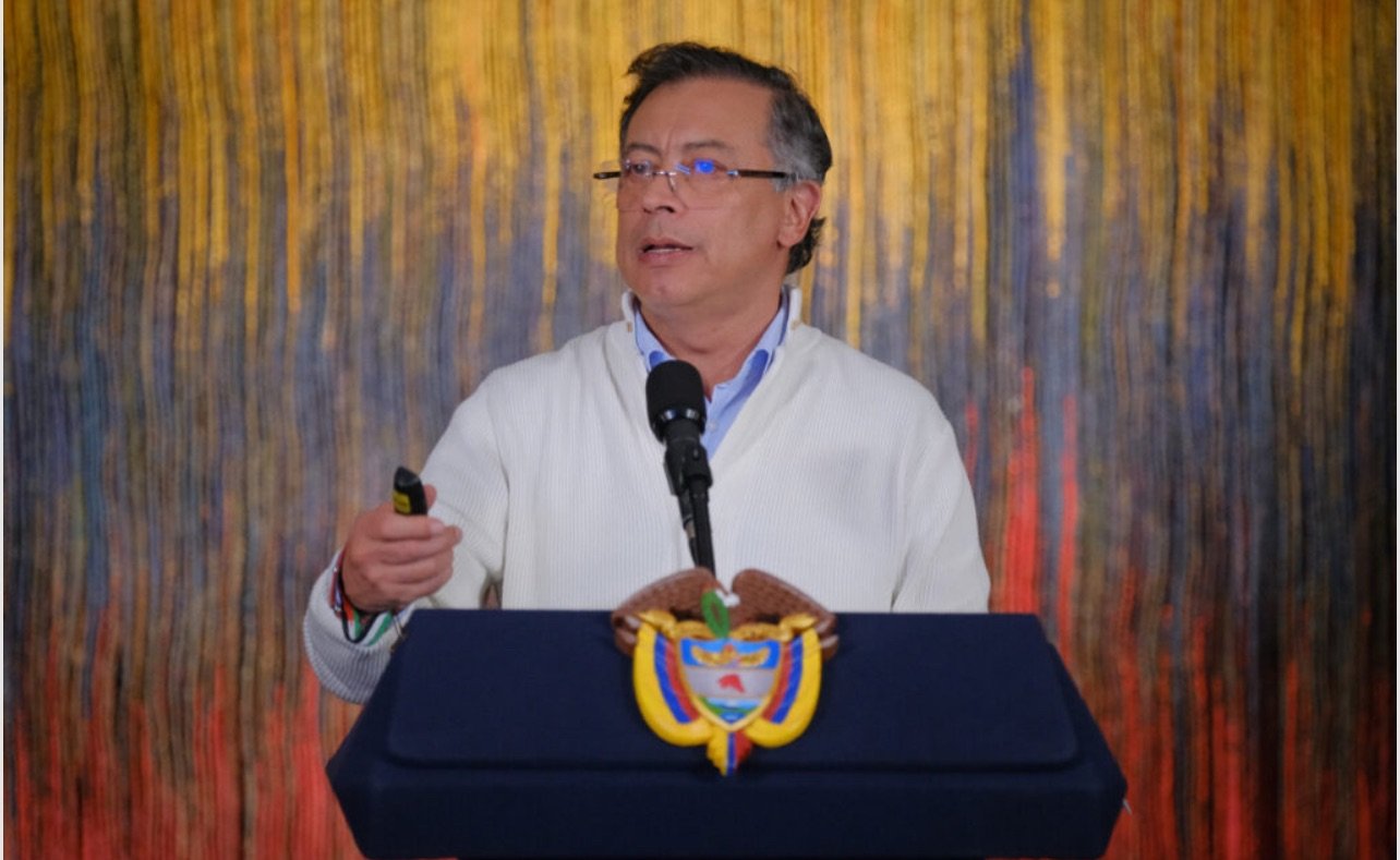 Tendencia Gustavo Petro genera polémica tras reunión con ministros de llevarse la Estatua de la Libertad a Colombia